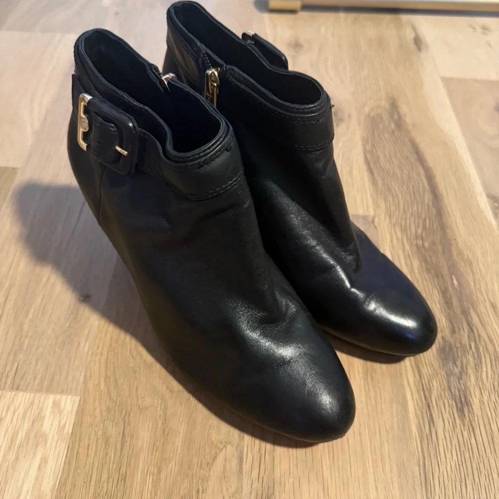 Vince Camuto Black Leather Ankle Boots - Picture 4 of 7